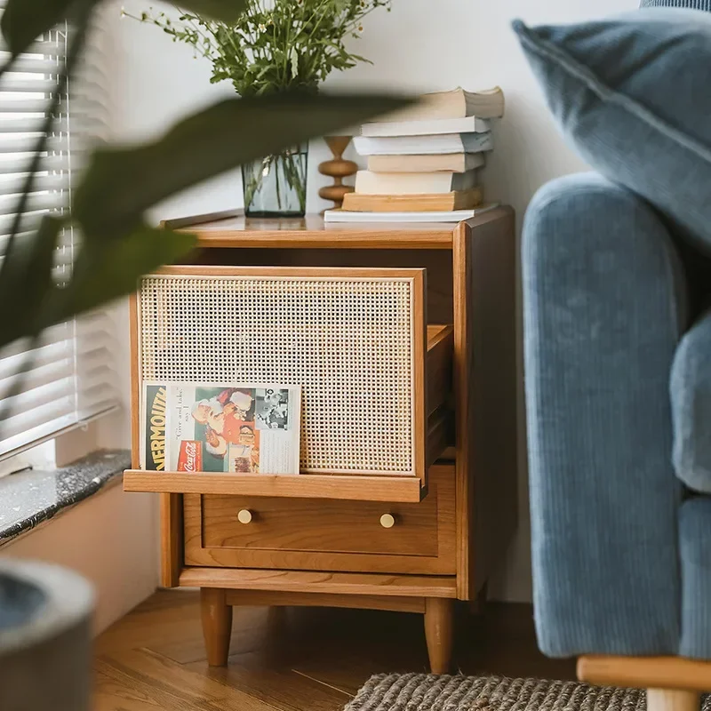 โต๊ะข้างเตียงหวายพร้อมสถานีชาร - Solid Wood Nightstand 2 Drawers บทวิจารณ์และราคา