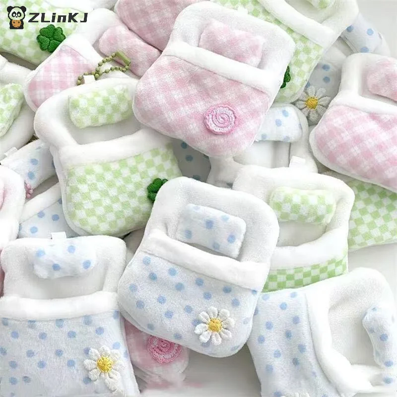 ตุ๊กตาผ้าพลัฌรูปโคลเวอร์สี่แฉก - Bedroom Furniture บทวิจารณ์และราคา